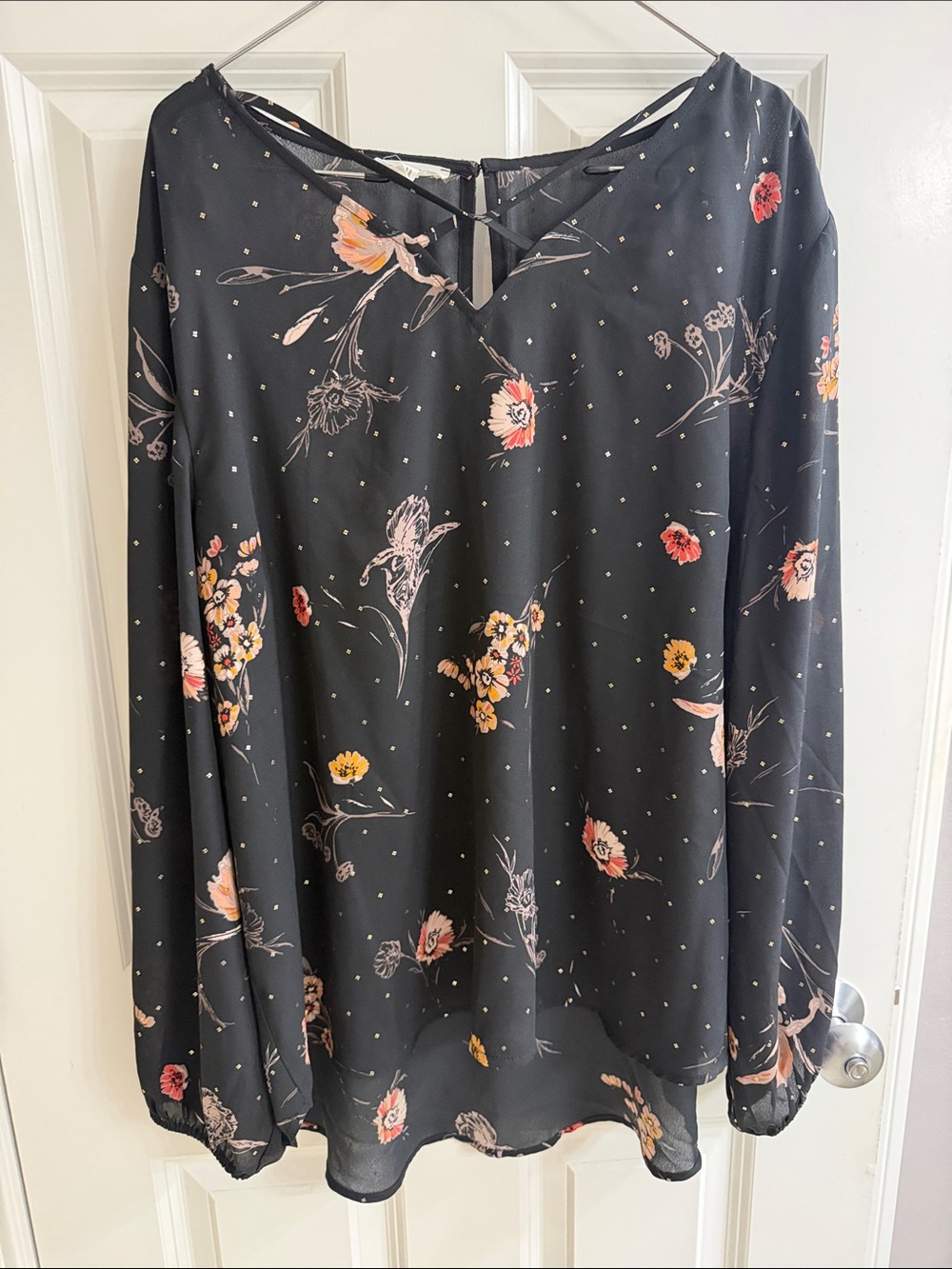 Maurices Black Floral V-Neck Long Sleeve Tunic with Crisscross Straps